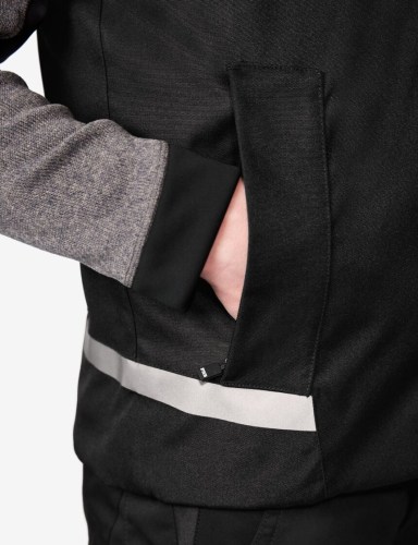 b27ca25a-8189-4668-b59b-bc61e462e10f-860x1118